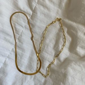 2 gold chain necklaces